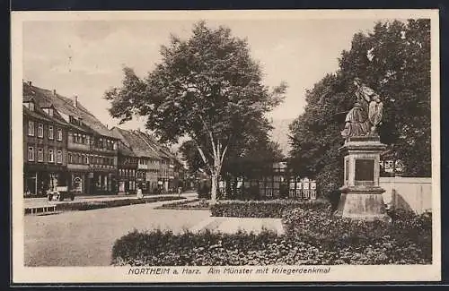 AK Northeim / Harz, Am Münster mit Kriegerdenkmal