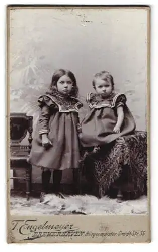 Fotografie T. Engelmeyer, Bremerhaven, Bürgermeister-Smidt-Strasse 55, Anny und Sophichen Bieder als Kinder