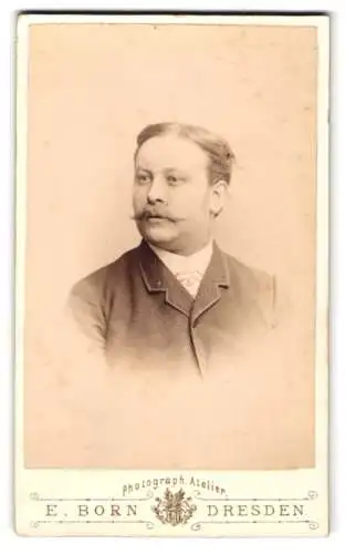 Fotografie E. Born, Dresden, Pragerstrasse 5, Albert im Porträt
