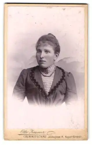 Fotografie Otto Kaumer, Crimmitschau, Jacobsgasse 14, Martha im Porträt mit Halskette