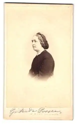 Fotografie W. Mayr, Creuznach, Gertrude Lossen im Halbprofil