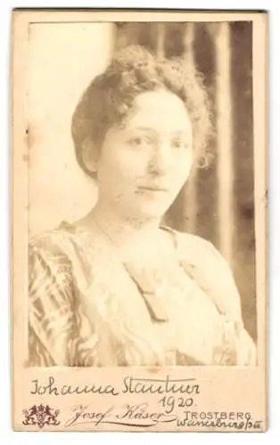 Fotografie Josef Käser, Trostberg, Marktstrasse 35, Johanna Stauhier im Porträt