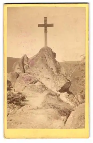 Fotografie Moser Senior, Berlin, Ansicht Ilsenburg, das Gipfelkreuz auf dem Ilsenstein