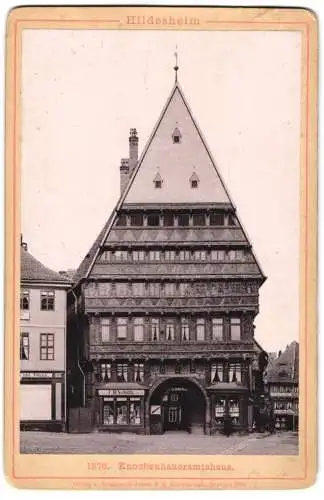 Fotografie Römmler & Jonas, Dresden, Ansicht Hildesheim, Blick auf das Knochenhaueramtshaus mit Geschäften