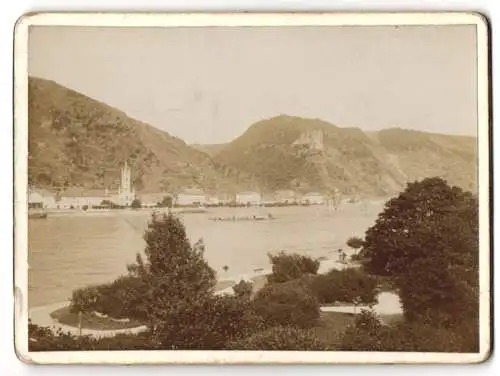 Fotografie unbekannter Fotograf, Ansicht Bernkastel-Kues, Blick über die Mosel nach dem Ort, 1901