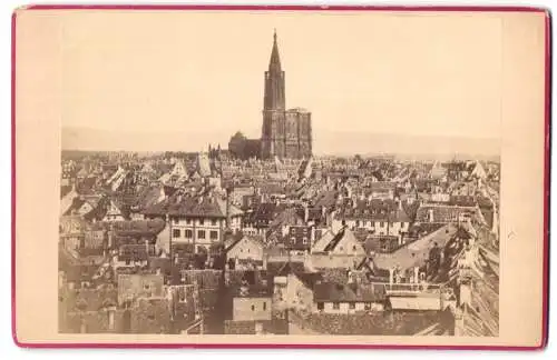 Fotografie unbekannter Fotograf, Ansicht Strassburg, Blick über die Dächer der Stadt nach dem Münster