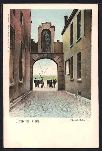 AK Emmerich a. Rh., Christoffeltor mit Männern