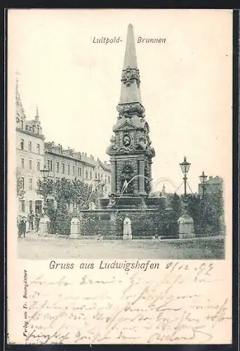 AK Ludwigshafen / Rhein, Luitpold-Brunnen mit Passanten