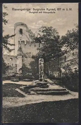 AK Kynast /Riesengebirge, Burgruine Kynast, Burghof mit Staupsäule