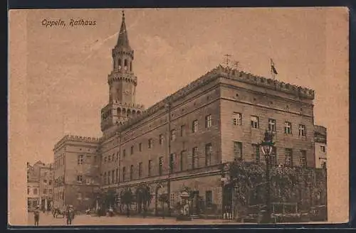 AK Oppeln, Strassenpartie mit Rathaus, Litfasssäule