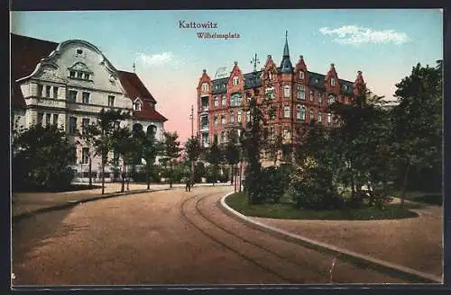 AK Kattowitz, Wilhelmsplatz mit Strasse und Eckgebäuden