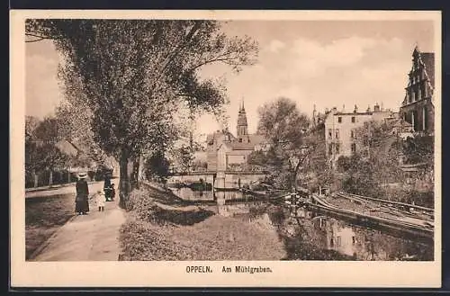 AK Oppeln, Am Mühlgraben, Ortspartie mit Strasse, Uferpromenade, Brücke u. Frachtern