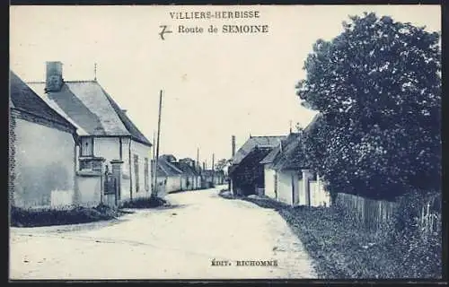 AK Villiers-Herbisse, Route de Semoine avec maisons traditionnelles