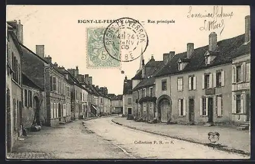 AK Rigny-le-Ferron, Rue principale avec maisons traditionnelles