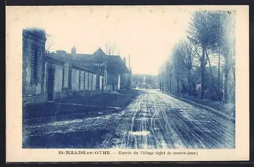 AK Saint-Mards-en-Othe, Entrée du Village, effet de contre-jour