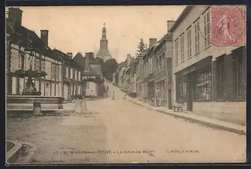 AK Saint-Mards-en-Othe, La Grande-Rue et vue de l`église en arrière-plan