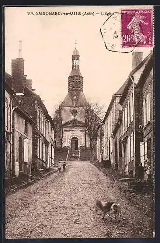AK Saint-Mards-en-Othe, L`Église et rue principale animée par un chien