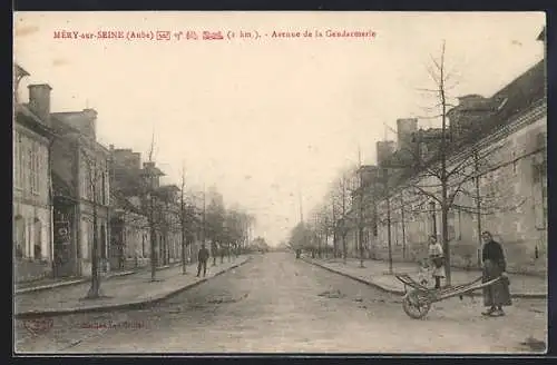 AK Méry-sur-Seine, Avenue de la Gendarmerie avec charrette et passants