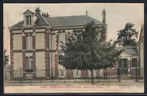 AK Marigny-le-Châtel, École des Filles