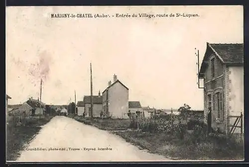 AK Marigny-le-Châtel, Entrée du Village, route de St-Lupien