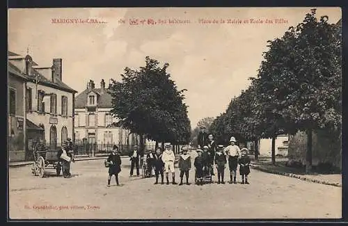 AK Marigny-le-Châtel, Place de la Mairie et École des Filles