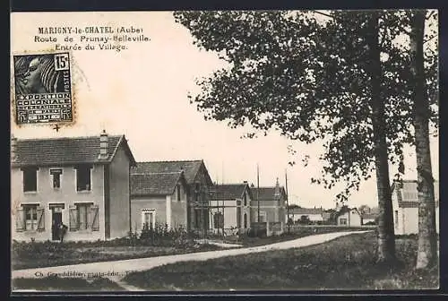 AK Marigny-le-Châtel, Route de Prunay-Belleville, Entrée du Village