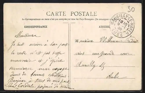 AK Marcilly-le-Hayer, Place de l`Église et vue sur le clocher