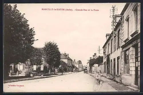 AK Marcilly-le-Hayer, Grande-Rue et la Poste