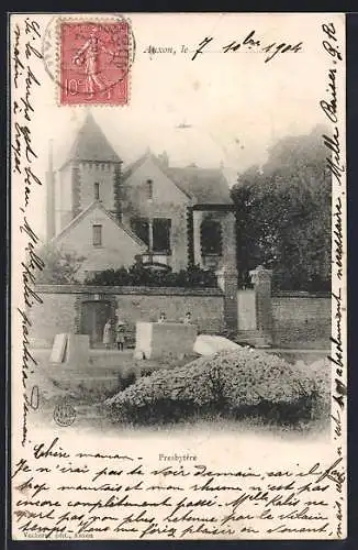 AK Auxon, Le Presbytère et son jardin devant la maison