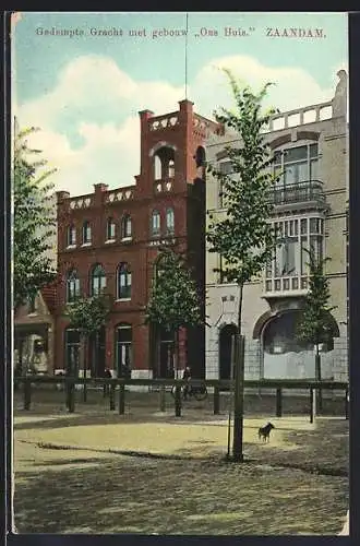 AK Zaandam, Gedempte Gracht met gebouw Ons Huis