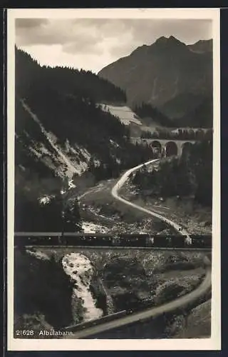 AK Albulabahn mit Gebirgskette und Viaduct