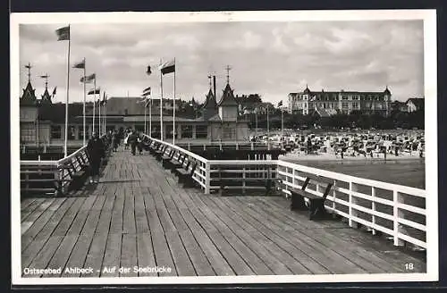 AK Ahlbeck / Ostseebad, Auf der Seebrücke