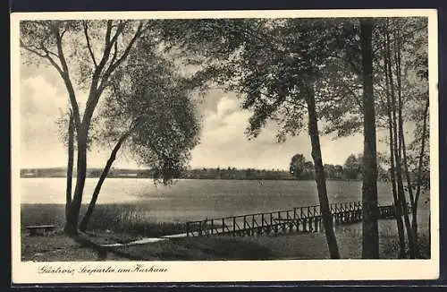 AK Güstrow, Seepartie am Kurhaus, Blick über das Wasser mit Anlegestelle