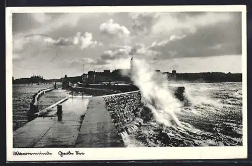 AK Warnemünde, Mole bei Sturm