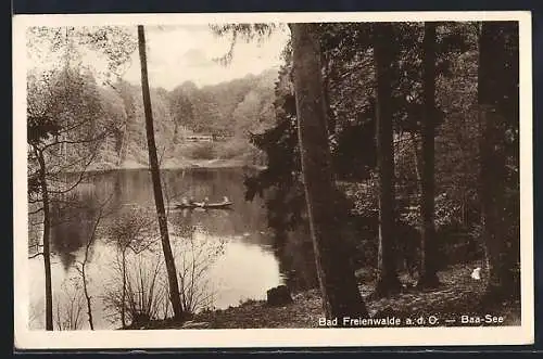 AK Bad Freienwalde a. d. O., Baa-See mit Boot