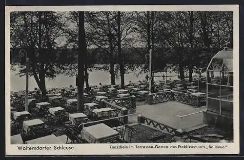 AK Woltersdorf / Mark, Woltersdorfer Schleuse, Gasthaus Bellevue, Tanzdiele im Terrassen-Garten