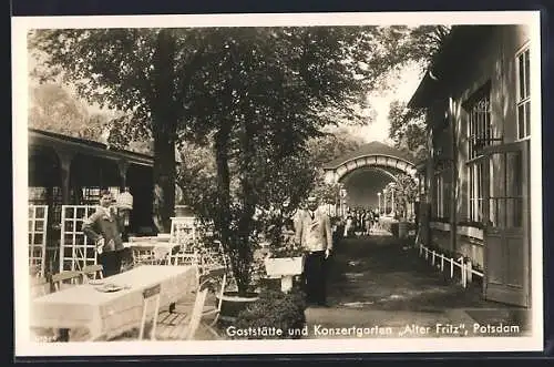 AK Potsdam, Gasthof und Konzertgarten Alter Fritz von Paul Bosek, Winkel im Garten