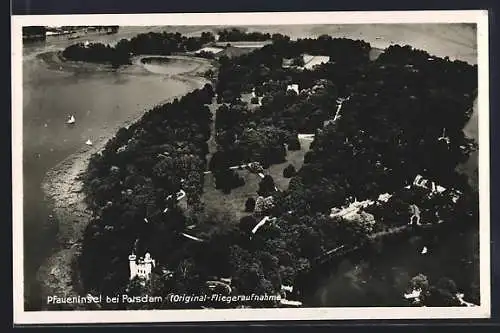 AK Berlin-Wannsee, Fliegeraufnahme der Pfaueninsel, Segelboote