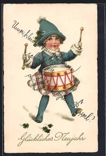AK Trommelndes Kind mit Kleeblättern, Glückliches Neujahr