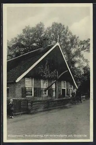 AK Vriezenveen, Boerenwoning met ouderwetsche put. Oosteinde
