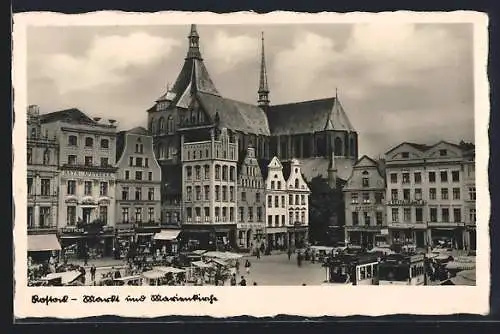 AK Rostock, Markt, Marienkirche, Strassenbahnen, Rats Apotheke, Heidt`s Restaurant, Korn Weinbrenner