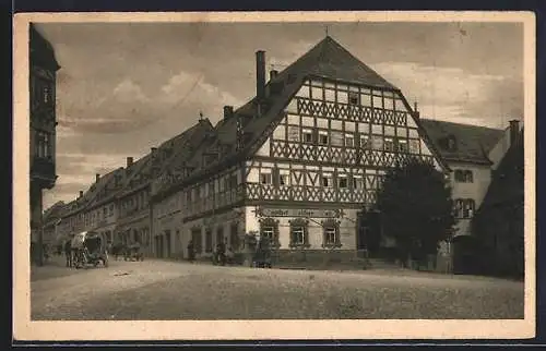 AK Hartenstein /Erzgeb., Gasthaus Weisses Ross A. Fuchs mit Strasse, Planwagen