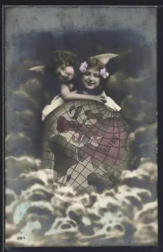 AK Zwei Mädchen mit einem Globus, Fotomontage