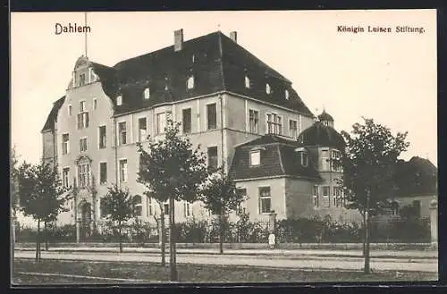 AK Berlin-Dahlem, Strassenpartie an der Königuin Louise Stiftung