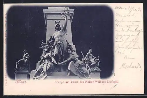 AK Hamburg-Altona, Gruppe am Fusse des Kaiser-Wilhelm-Denkmal