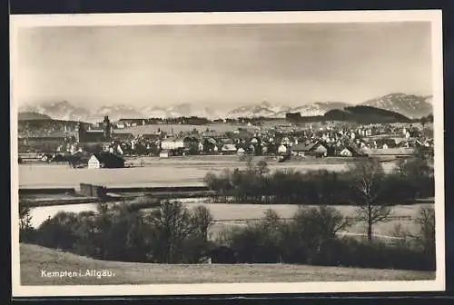 AK Kempten i. Allgäu, Ortsansicht mit den Alpen