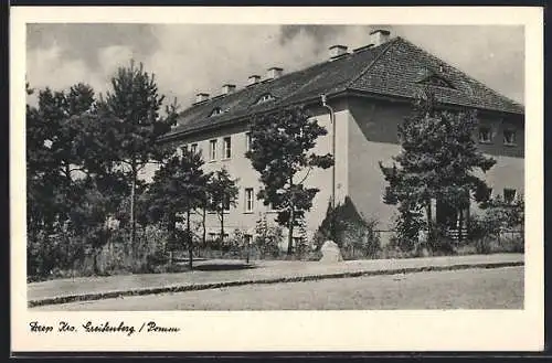 AK Deep /Krs. Greifenberg, Gebäude mit Strassenpartie