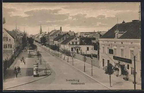 AK Insterburg, Hindenburgstrasse mit Hotel Hof zum schwarzen Adler aus der Vogelschau