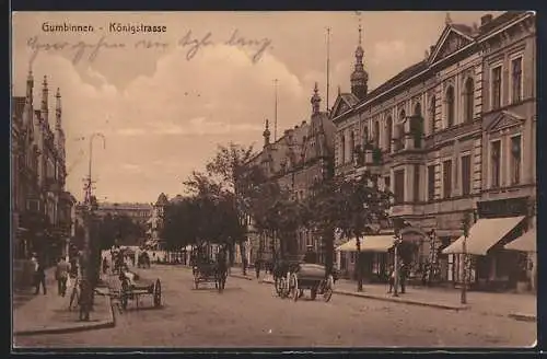 AK Gumbinnen, Königstrasse mit Geschäften