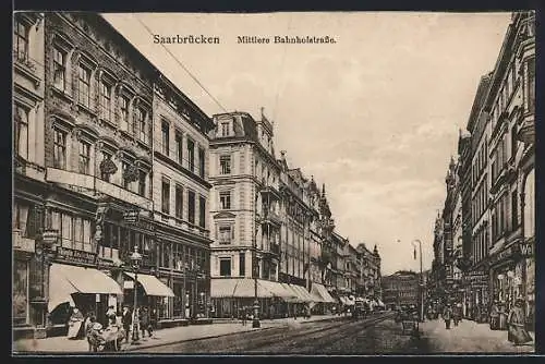 AK Saarbrücken, Mittlere Bahnhofstrasse mit Ladengeschäften